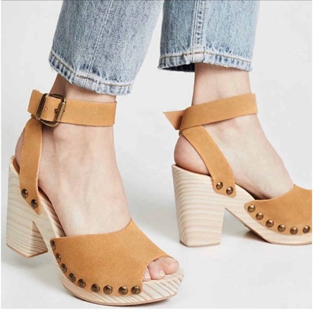 Free People Tan Suede‎ Pasadena Clogs Sz. 39 NWOB
